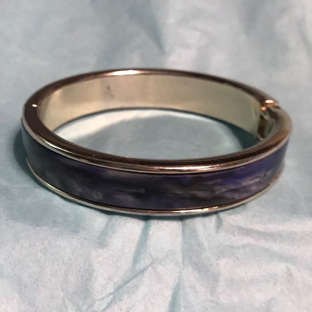 ⭐️⭐️⭐️ Antique Silver & Lapis Hinged Bangle